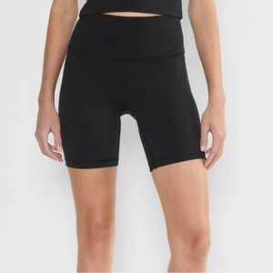 TNA high rise shorts 7”